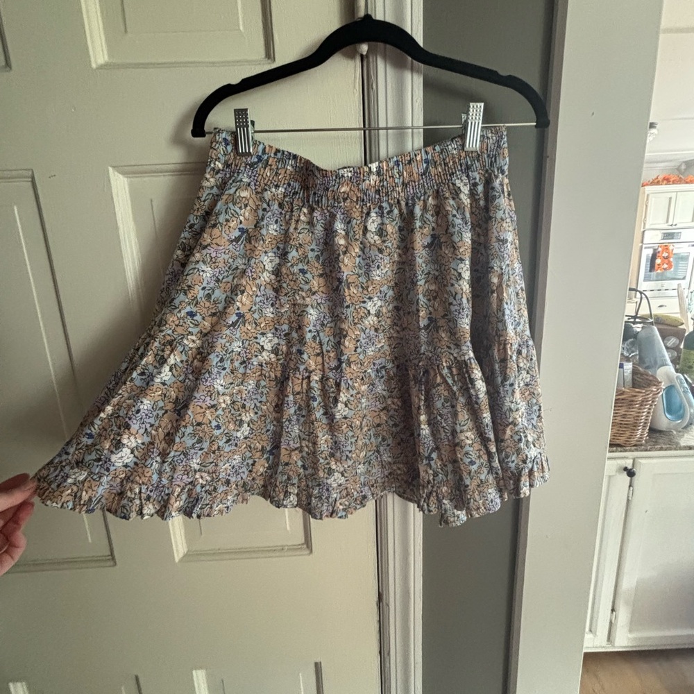 Vero Moda Floral Skater Skirt in Cream and Blue